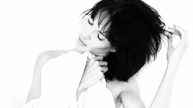 Lilinda in White Morning by Kenneth Svendlund