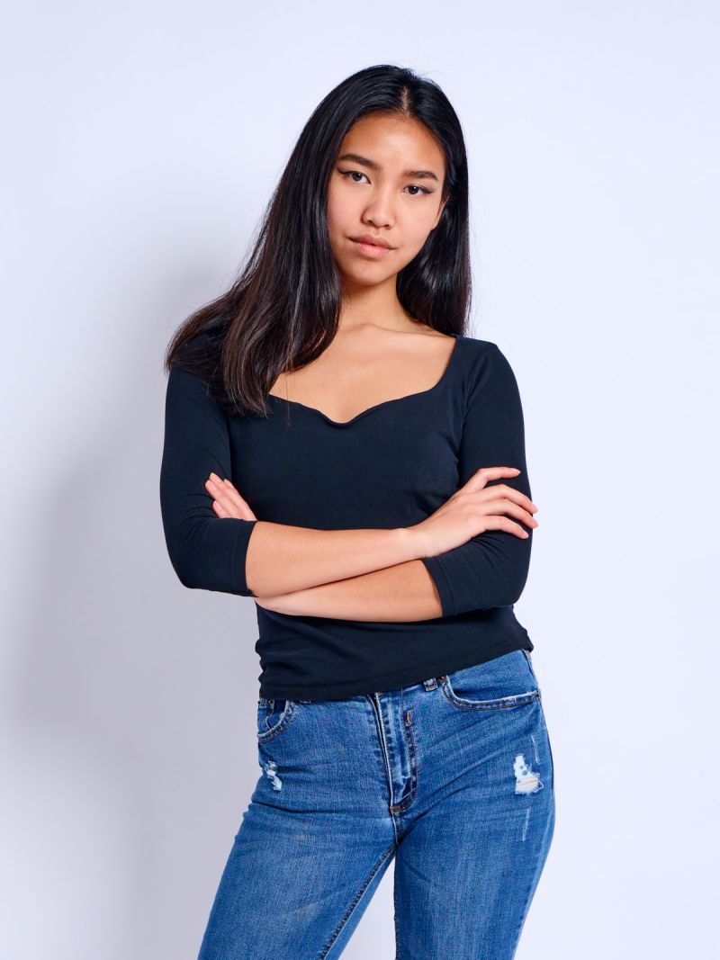 Estel Sabata in Jeans