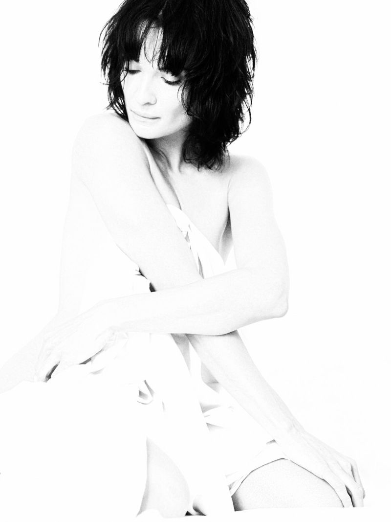 Lilinda in White Morning by Kenneth Svendlund